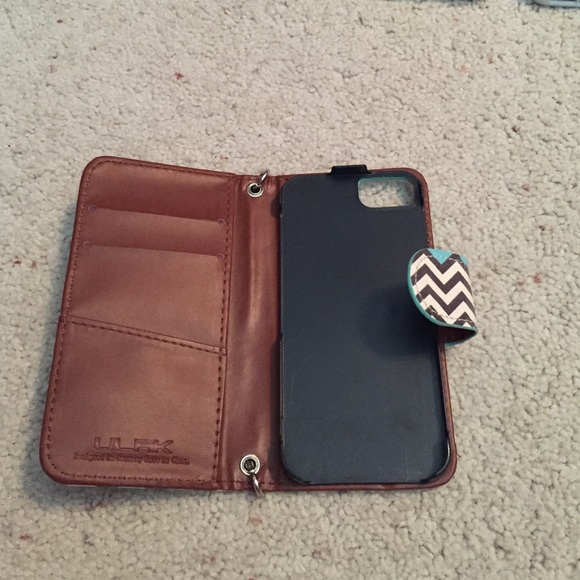 All iPhone 5 cases. $10 FOR ALL, $5 FOR ONE CASE. - Picture 2 of 4