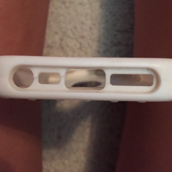 All iPhone 5 cases. $10 FOR ALL, $5 FOR ONE CASE. - Picture 4 of 4