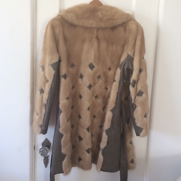 Fur coat - Picture 3 of 4