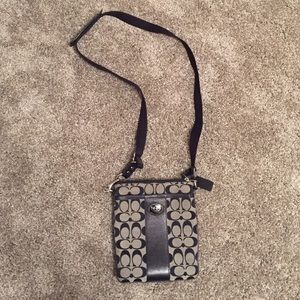 Crossbody Coach purse