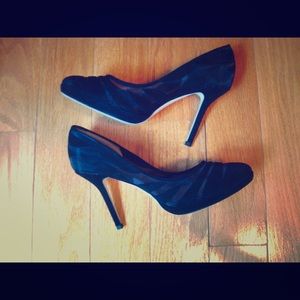 Jimmy Choo Black Kersey Pumps