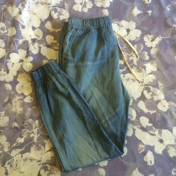 BullHead denim joggers.