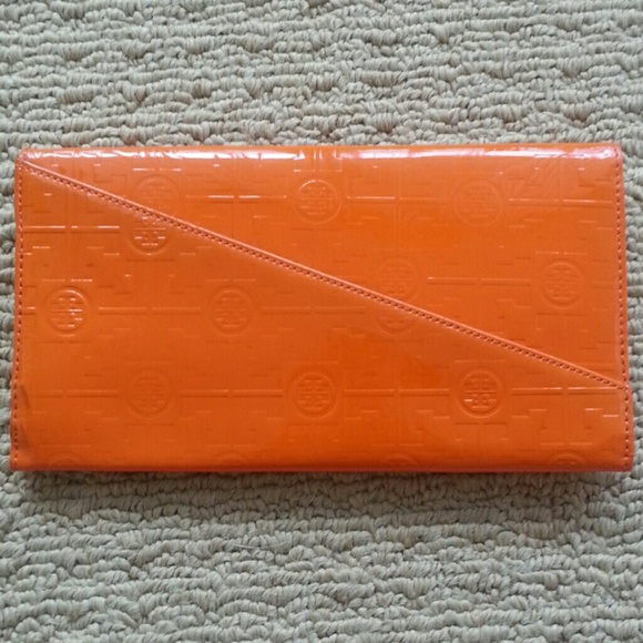 NEW Tory Burch Clutch/Wallet RARE FIND - Picture 2 of 4