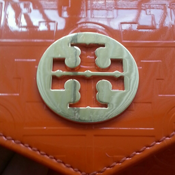 NEW Tory Burch Clutch/Wallet RARE FIND - Picture 4 of 4
