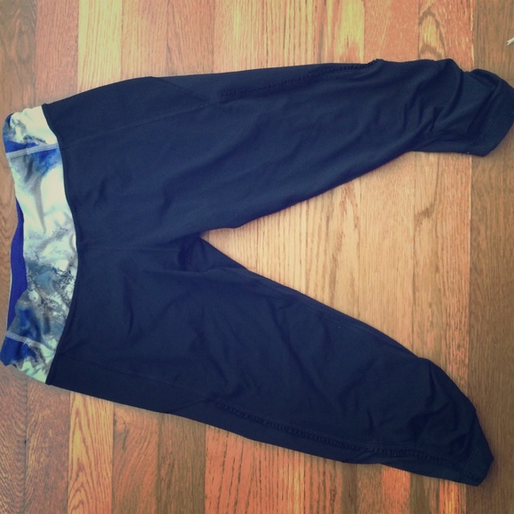 Lululemon crop (right below knee, worn 3 times)