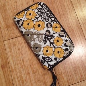 Vera Bradley zippered wallet
