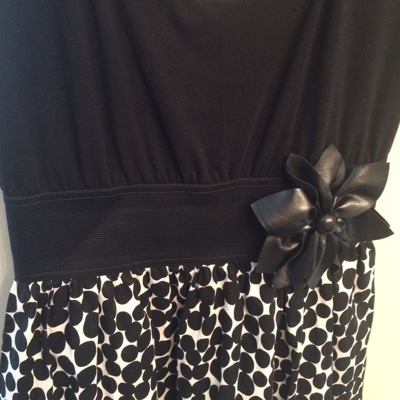 Black/white party dress - Picture 4 of 4