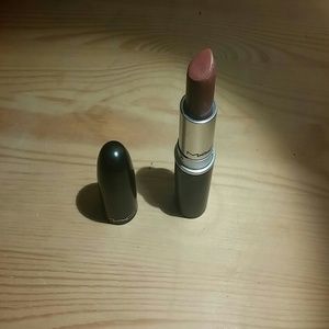 Lustre mac lipstick