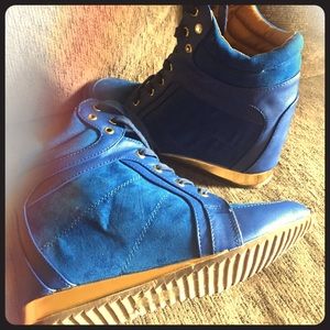 Casual sneaker wedge