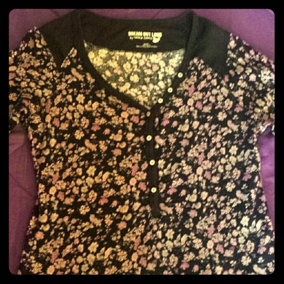 ☆LOWERED!☆Adorable Floral 3/4 Sleeve Top