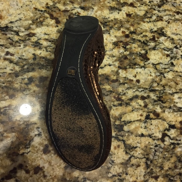 LUCKY BRAND FLATS - Picture 2 of 3