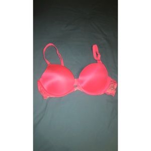 Pink vs bra