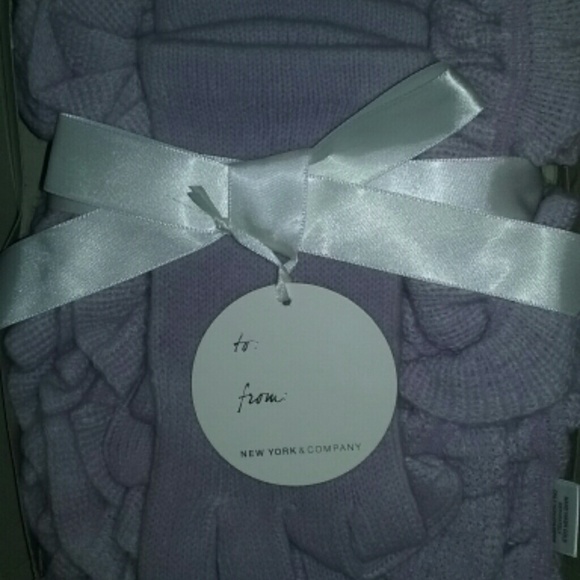 Scarf and gloves set