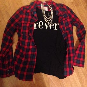 SO 👋🏻 Plaid flannel shirt