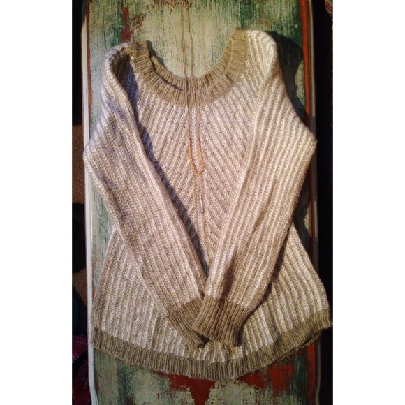 Curvy warm sweater