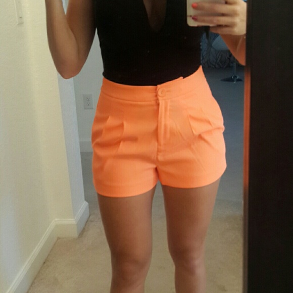 SALEEEE!!! Neon orange short