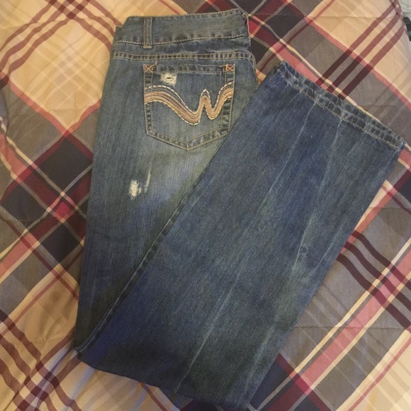 Destroyed/Distressed jeans - Picture 3 of 3