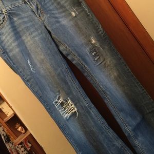 Destroyed/Distressed jeans
