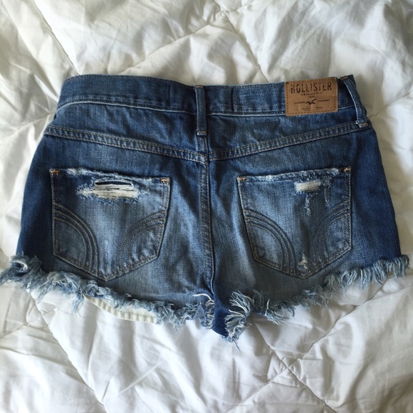 Hollister Distressed Dark Wash Shorts - Picture 2 of 4