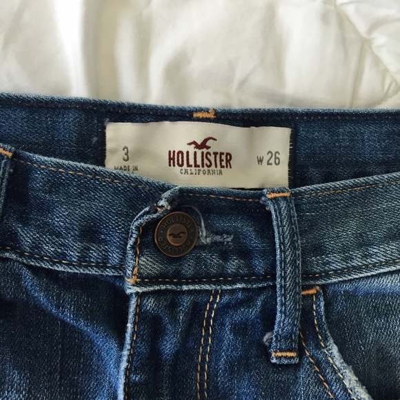 Hollister Distressed Dark Wash Shorts - Picture 3 of 4