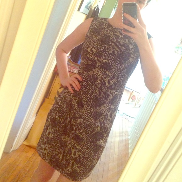 Ann Taylor Dress ✨ - Picture 2 of 4