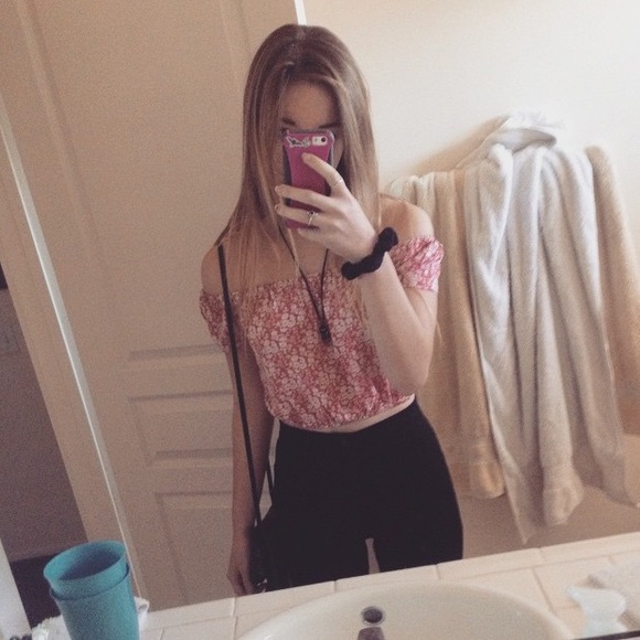 PINK CROP TOP OFF THE SHOULDER