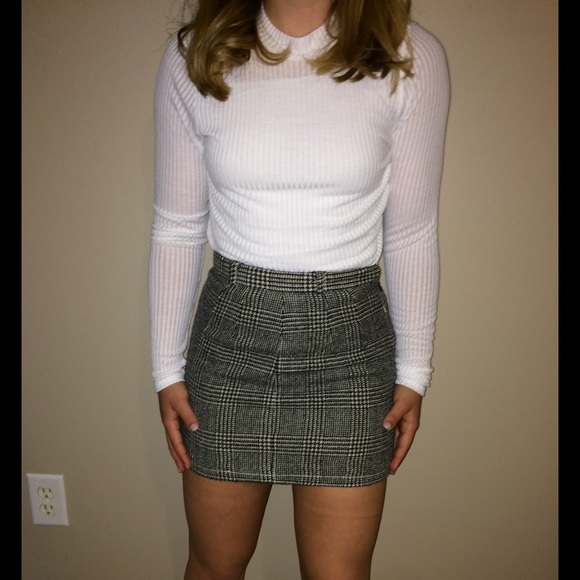White crop top - Picture 3 of 3