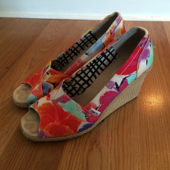 Toms wedges