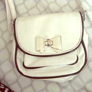 White and black rue 21 handbag