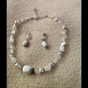 Necklace w/ matching earrings