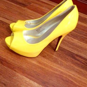 YELLOW Baby Girl heels.... 4 inch heel