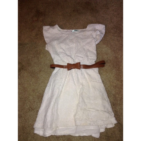 A white dress💜