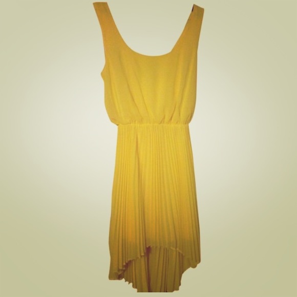 Bebe Yellow dress