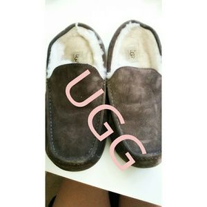 Mens UGG slippers