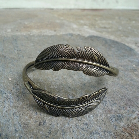 Feather bracelet