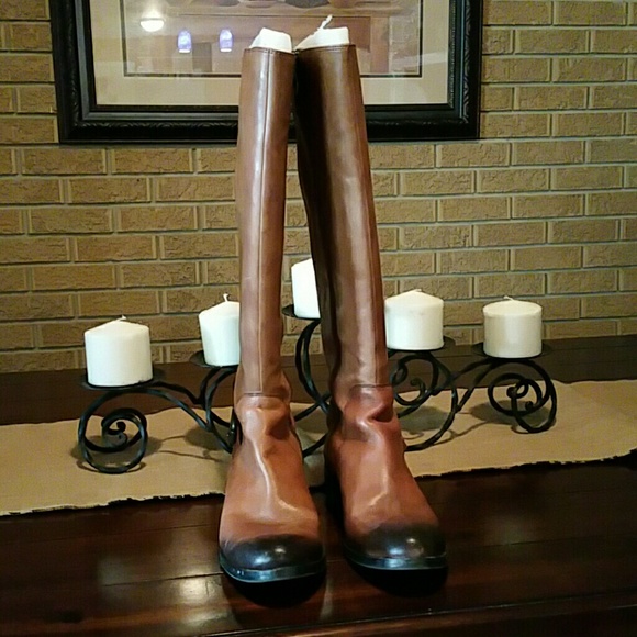 Vince Camuto Western riding boots were bought big. - Picture 2 of 4