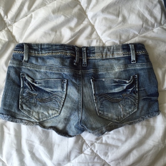 Tilly's Denim Short Shorts - Picture 2 of 3