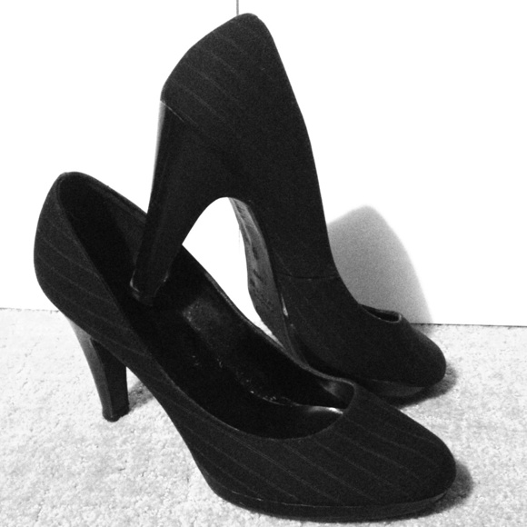 Classic black pinstripe pumps