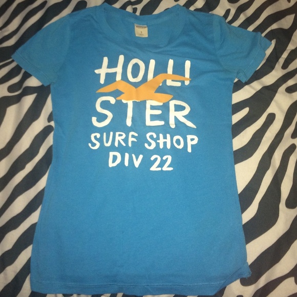 Hollister shirt size small