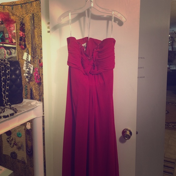 David"s Bridal red scalloped bridesmaid dress