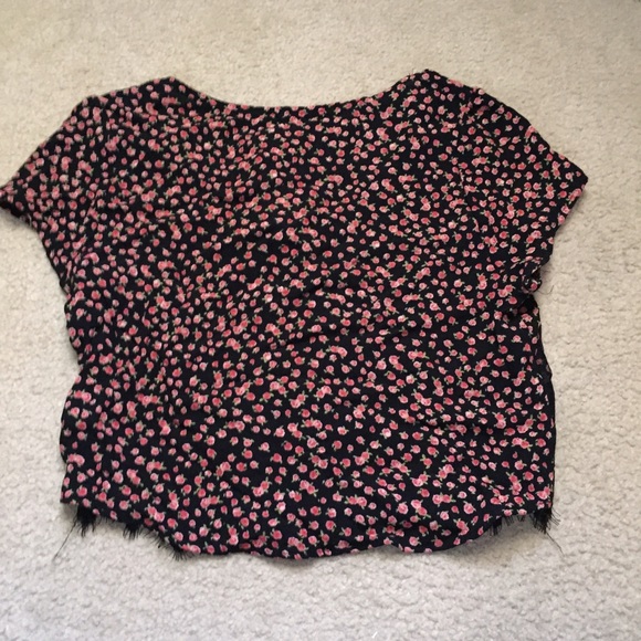 NWT *RARE* Floral crop top - Picture 2 of 3