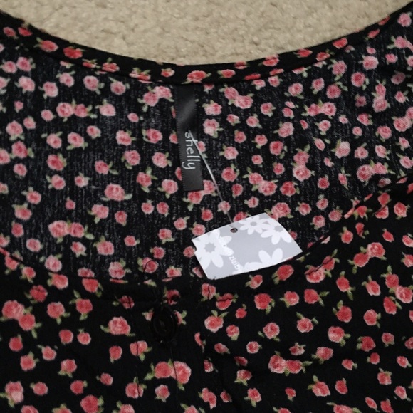 NWT *RARE* Floral crop top - Picture 3 of 3