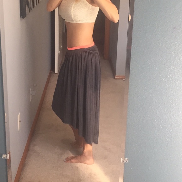 American Eagle Outfitters, Hi-Low Skirt - Picture 3 of 4