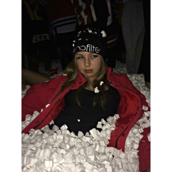 MEET YOUR SELLER: LIZ - Picture 2 of 4