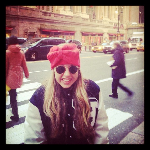 MEET YOUR SELLER: LIZ - Picture 4 of 4