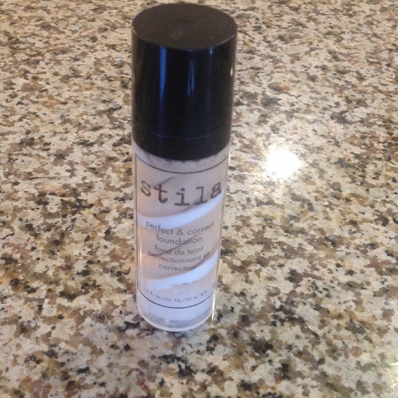 Stila perfect and correct foundation (1 fl oz)