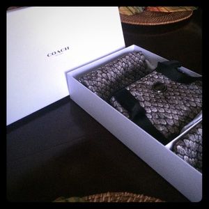 NWT Coach 100% Authentic Set Of 3