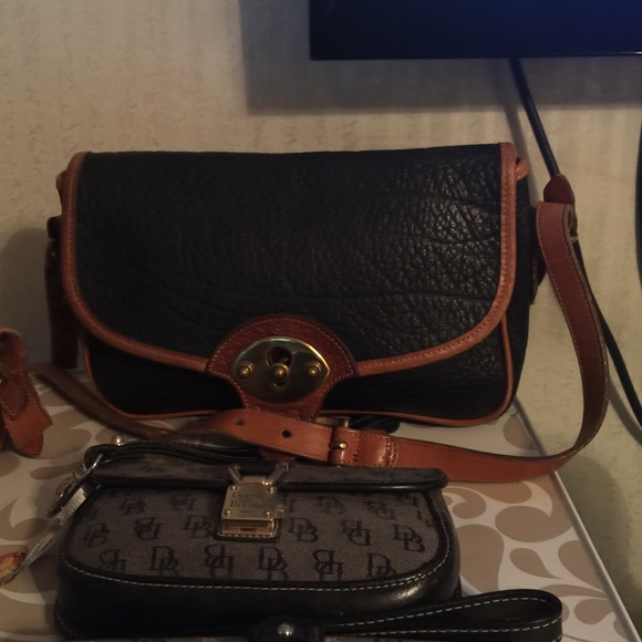 Dooney & Bourke Calvary Black & Tan
