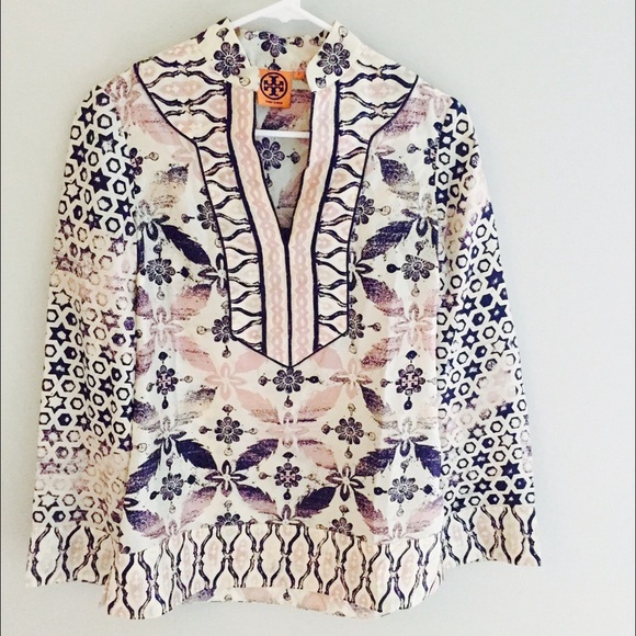 Like new. Tory Burch tunic.
