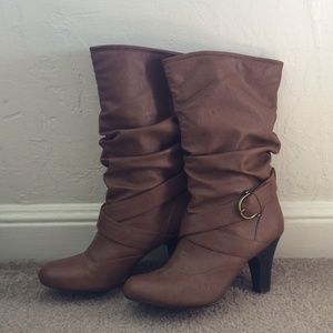 Brown boots 8.5